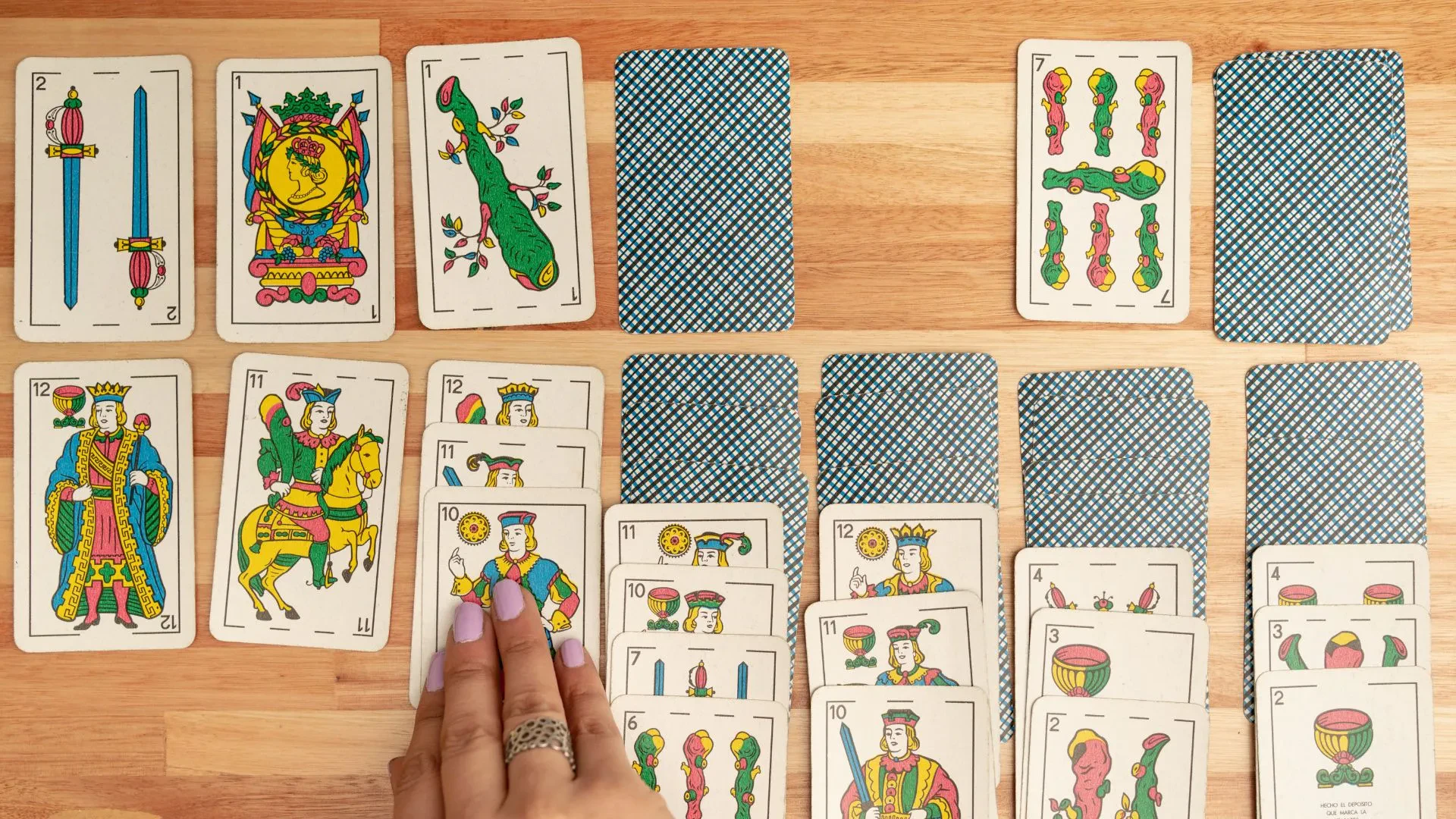 2 suit spider solitaire gamplay